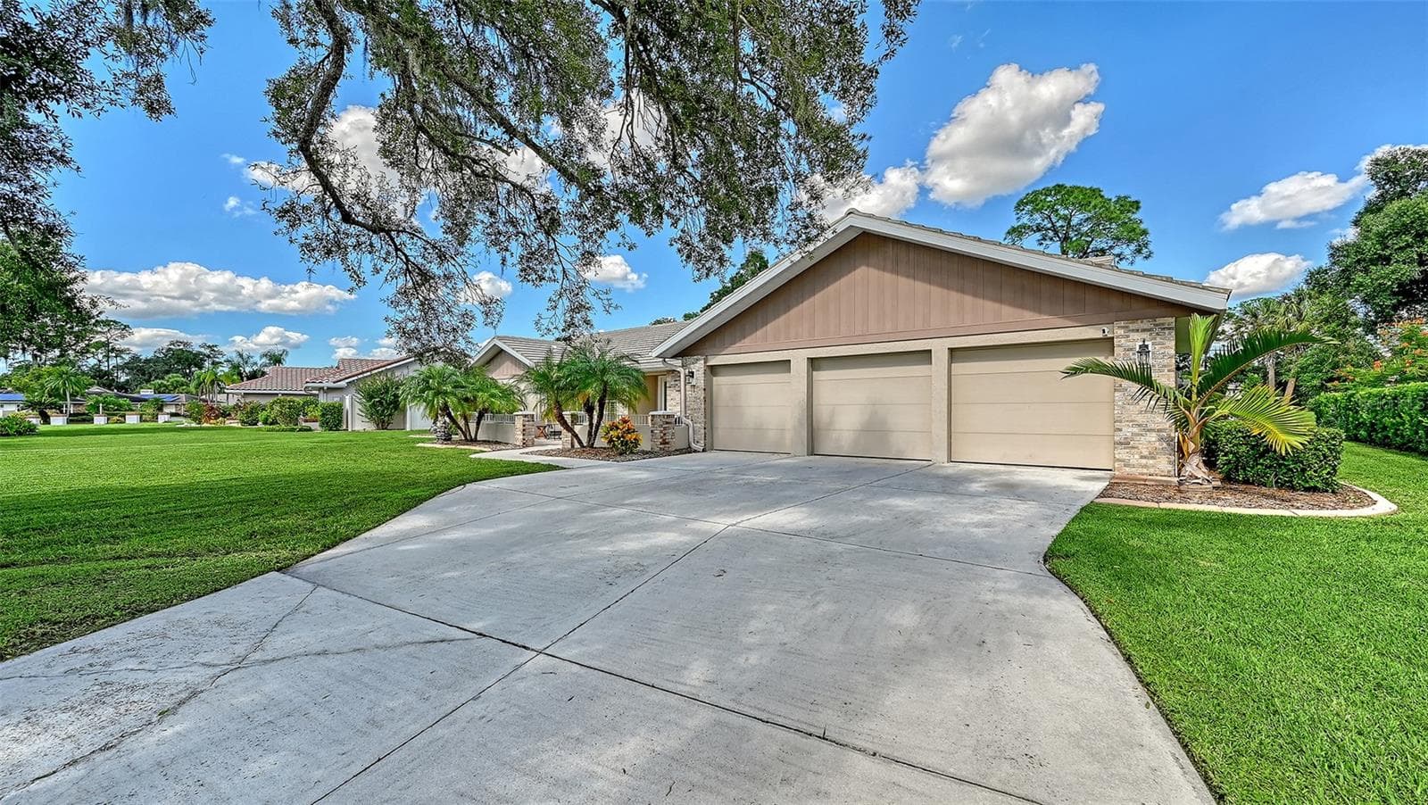 Single Family Residence at 7913 BROADMOOR PINES BLVD, SARASOTA, photo 75 of 95