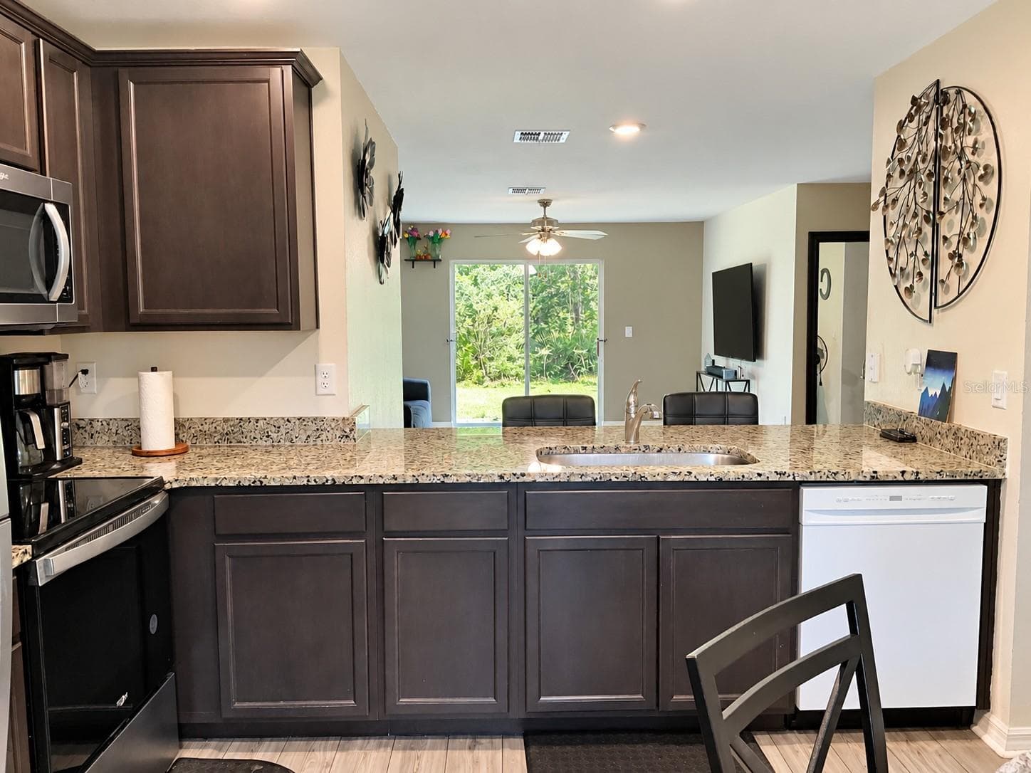Single Family Residence at 1373 EAST PKWY, DELAND, photo 8 of 20