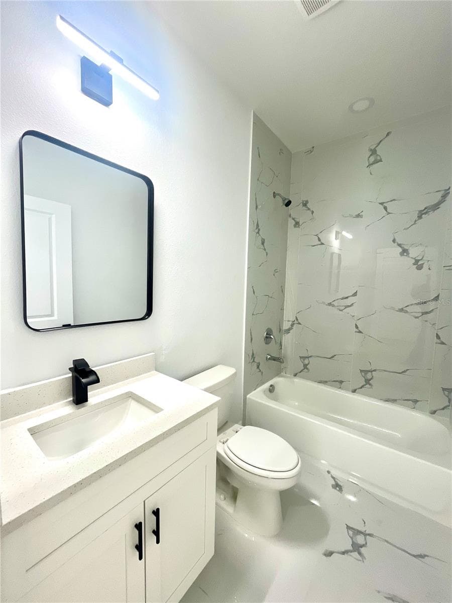 Townhouse at 8110 N GREENWOOD AVE, TAMPA, photo 12 of 16