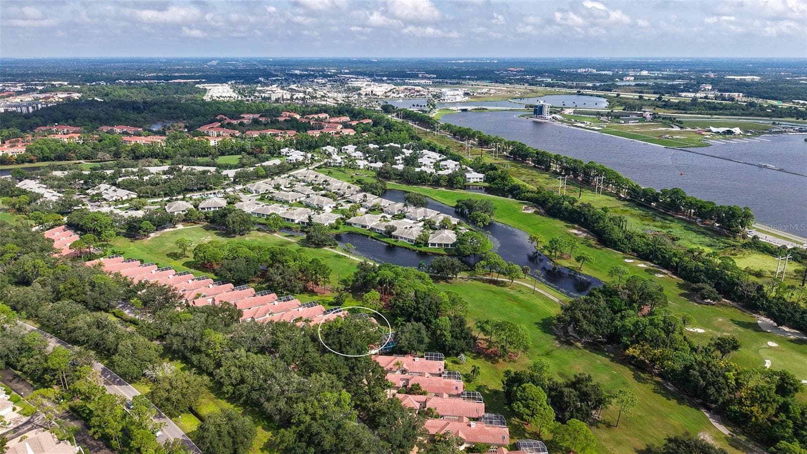 3944 LYNDHURST CT