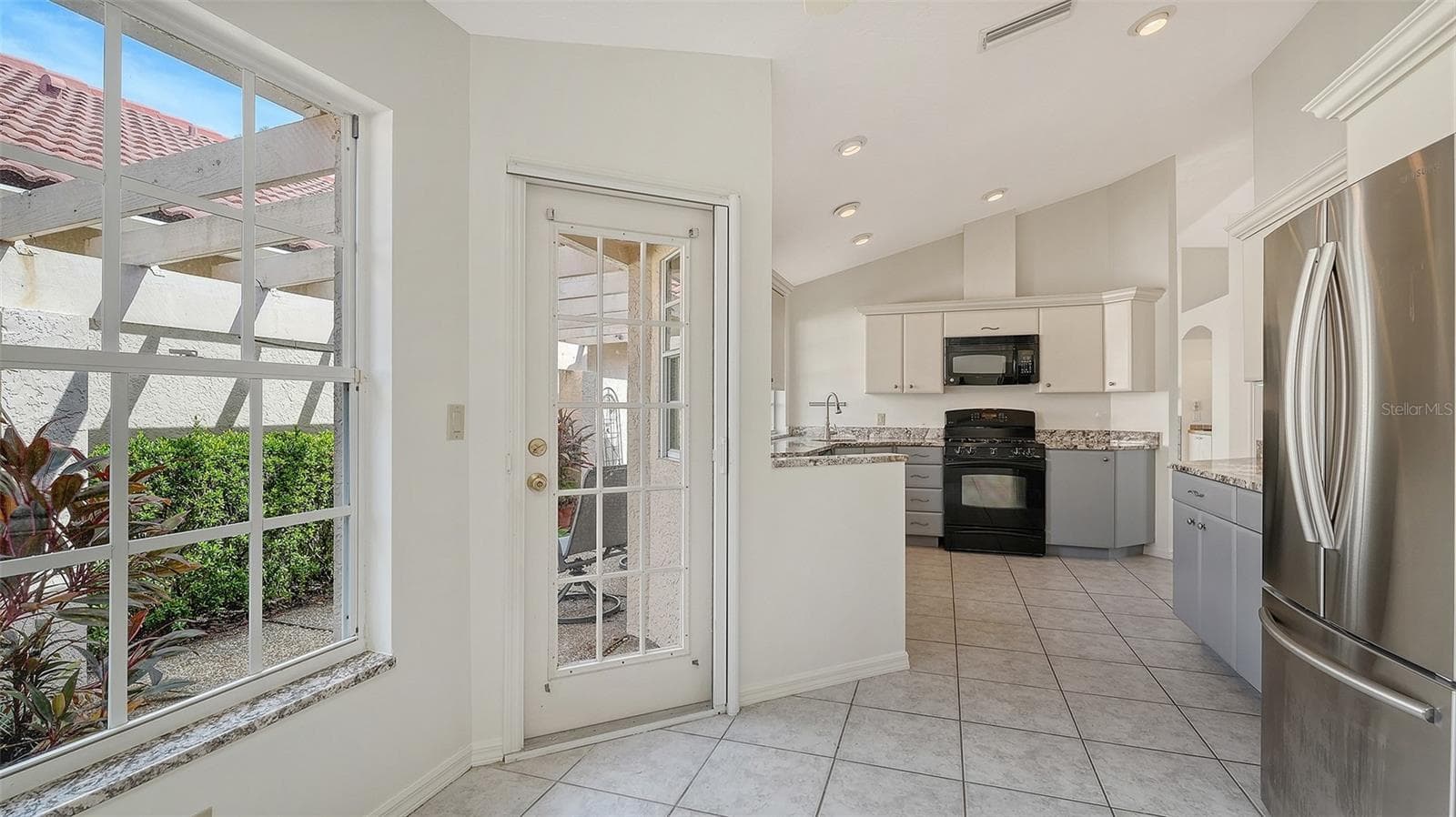 Single Family Residence at 3944 LYNDHURST CT, SARASOTA, photo 12 of 41