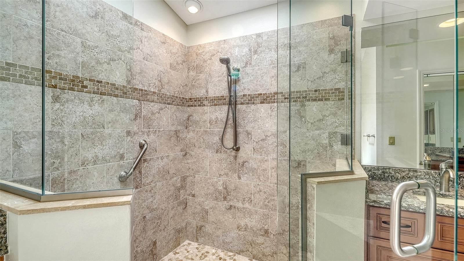 Single Family Residence at 3944 LYNDHURST CT, SARASOTA, photo 16 of 41