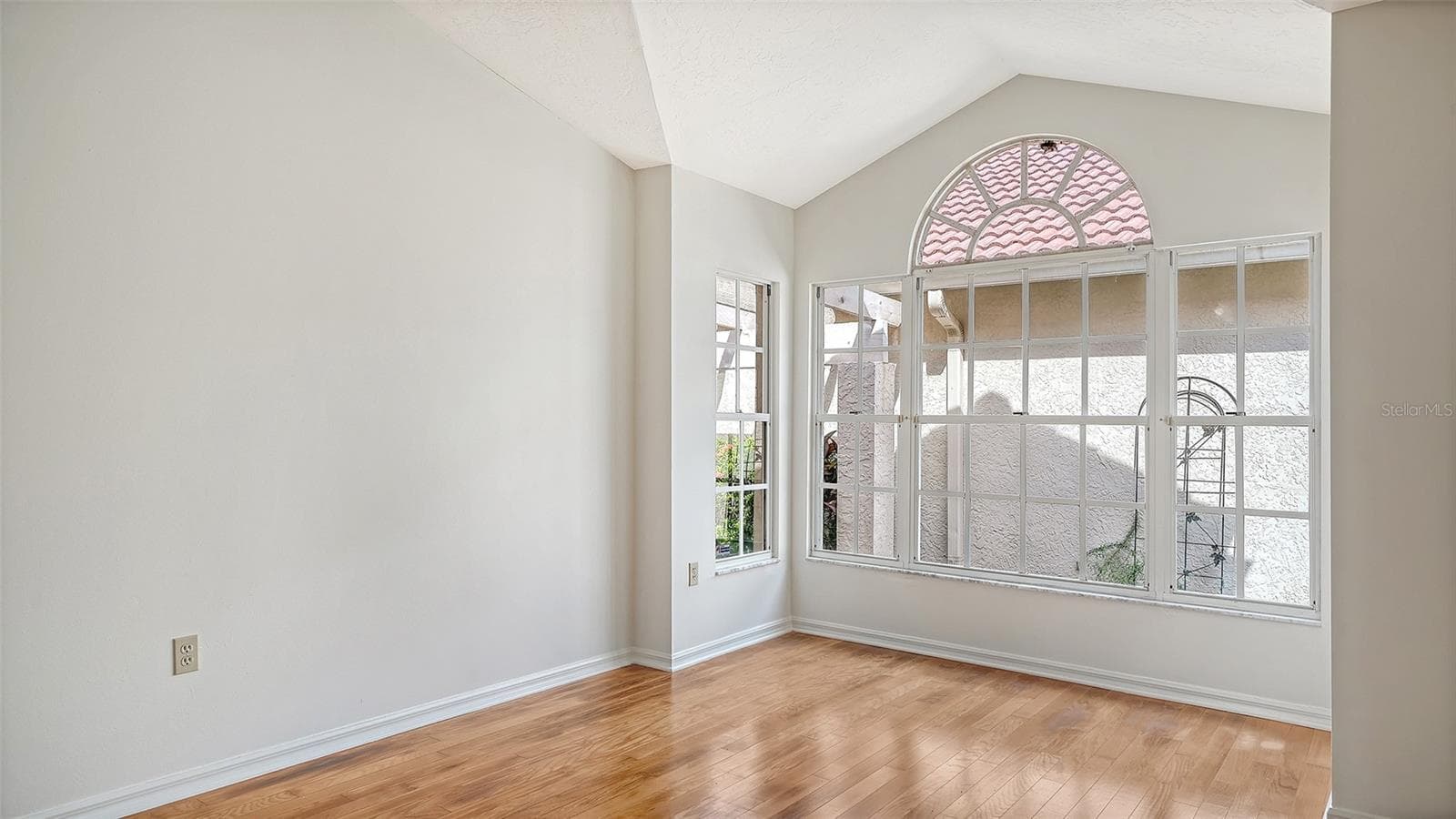 Single Family Residence at 3944 LYNDHURST CT, SARASOTA, photo 17 of 41