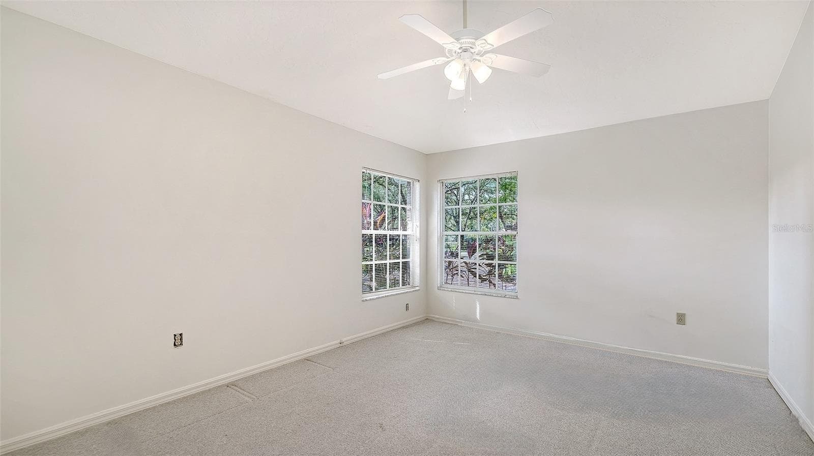 Single Family Residence at 3944 LYNDHURST CT, SARASOTA, photo 18 of 41