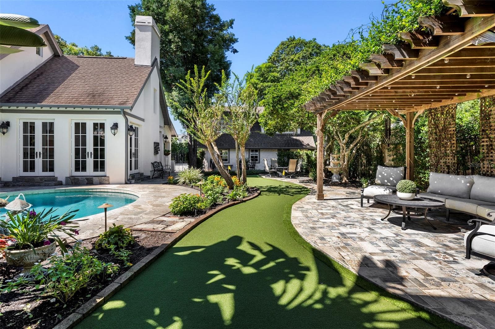 Single Family Residence at 1829 BOUGAINVILLEA ST, SARASOTA, photo 7 of 73