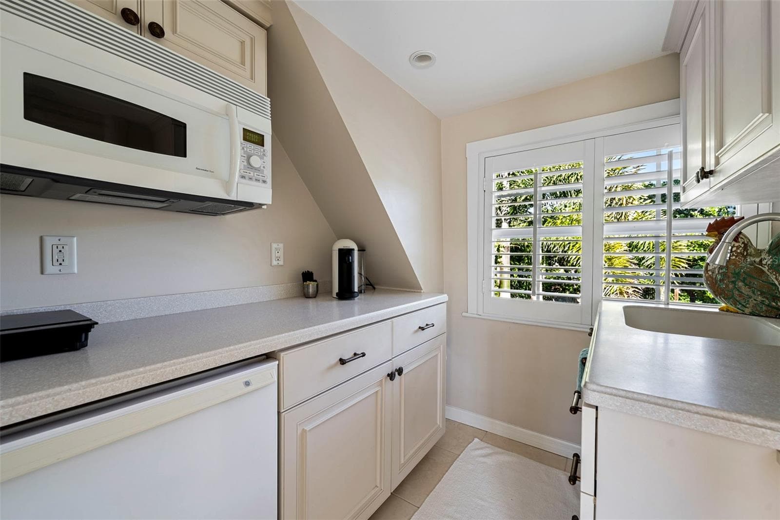 Single Family Residence at 1829 BOUGAINVILLEA ST, SARASOTA, photo 64 of 73