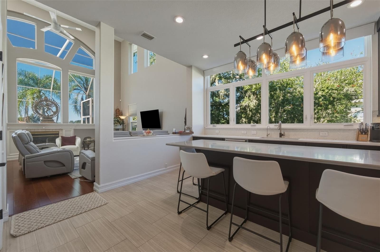 Single Family Residence at 17912 CACHET ISLE DR, TAMPA, photo 10 of 52
