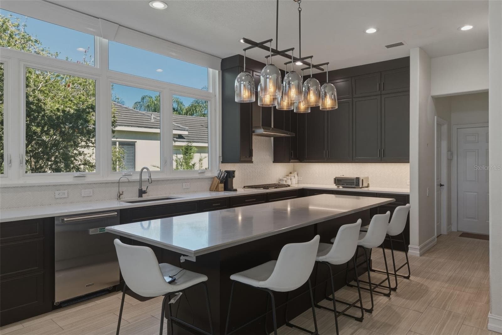 Single Family Residence at 17912 CACHET ISLE DR, TAMPA, photo 14 of 52