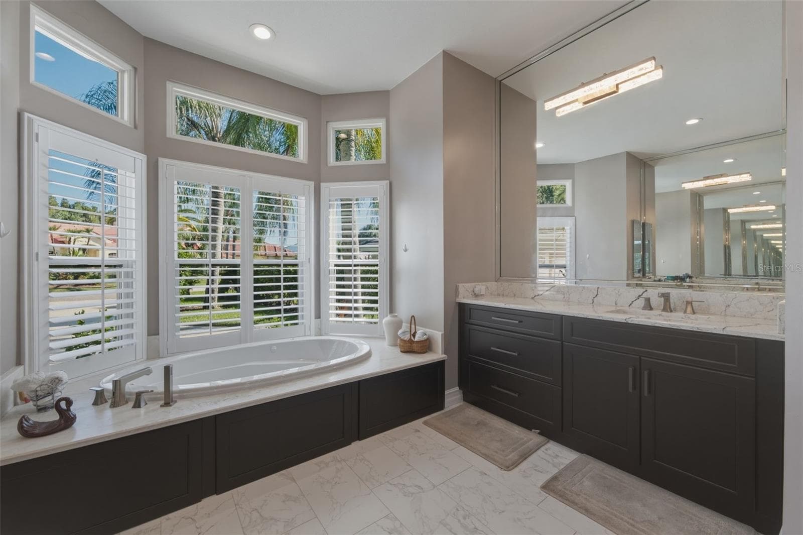 Single Family Residence at 17912 CACHET ISLE DR, TAMPA, photo 20 of 52