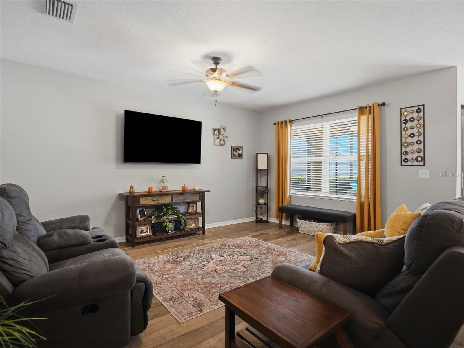 Single Family Residence at 529 HARTFORD HEIGHTS ST, SPRING HILL, photo 6 of 45