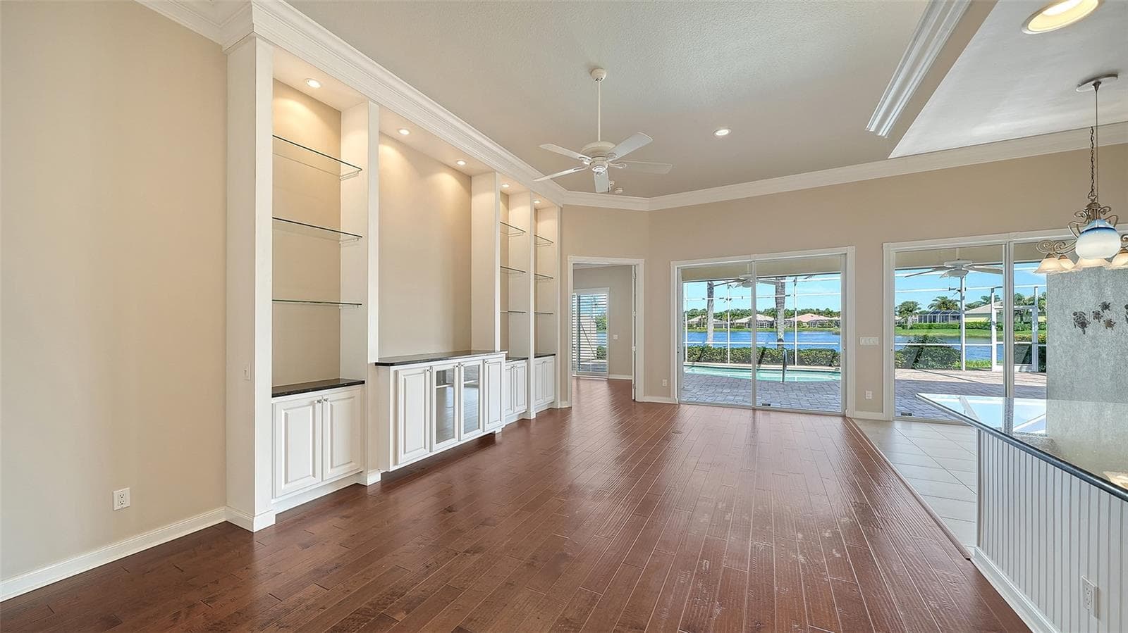Single Family Residence at 5924 MARIPOSA LN, SARASOTA, photo 8 of 55