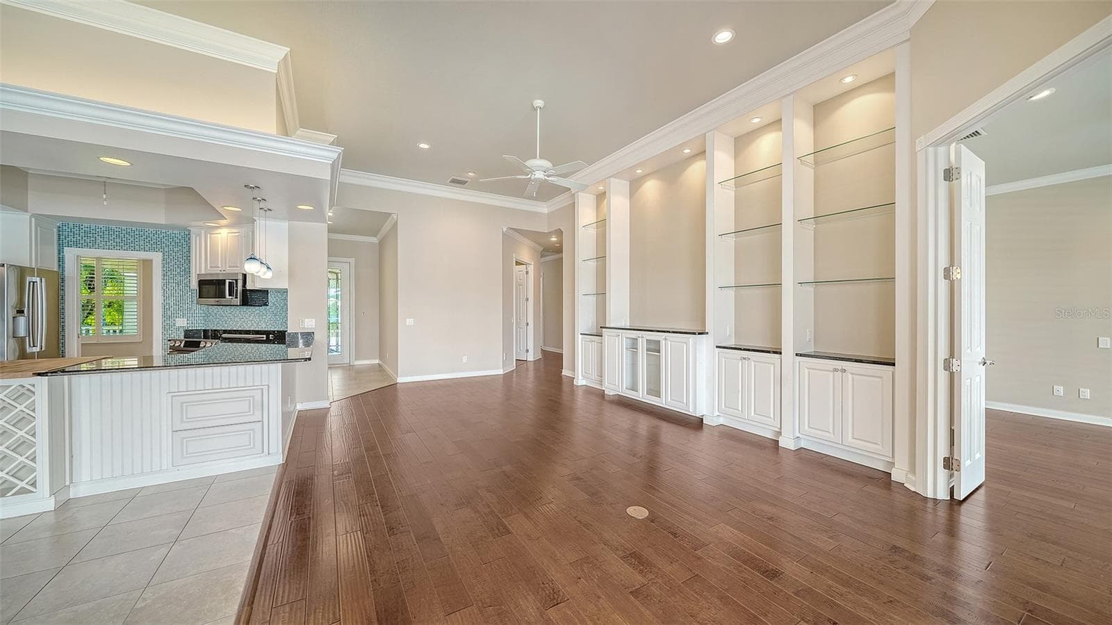 Single Family Residence at 5924 MARIPOSA LN, SARASOTA, photo 15 of 55