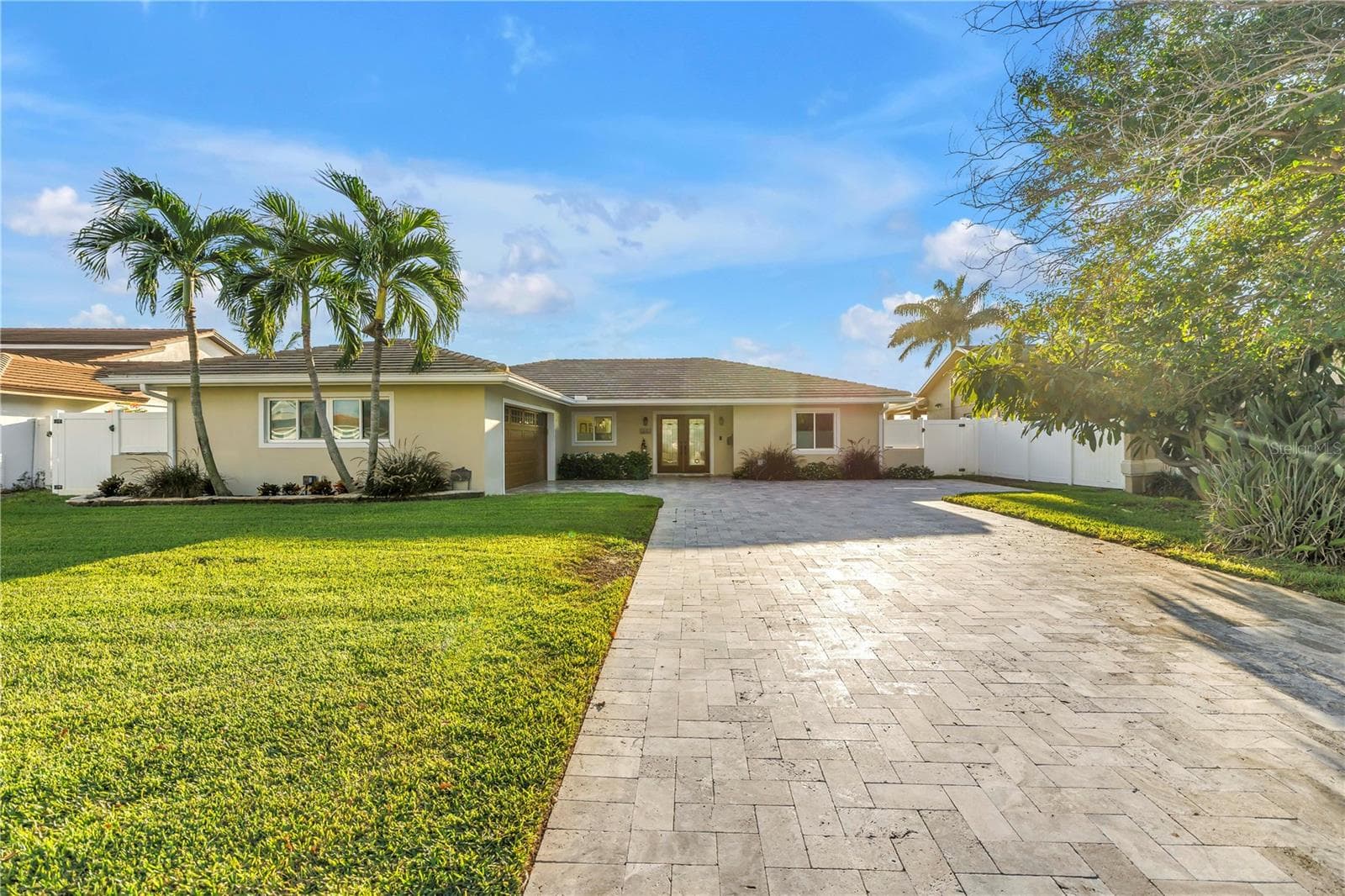 Single Family Residence at 7982 11TH AVE S, ST PETERSBURG, photo 6 of 90