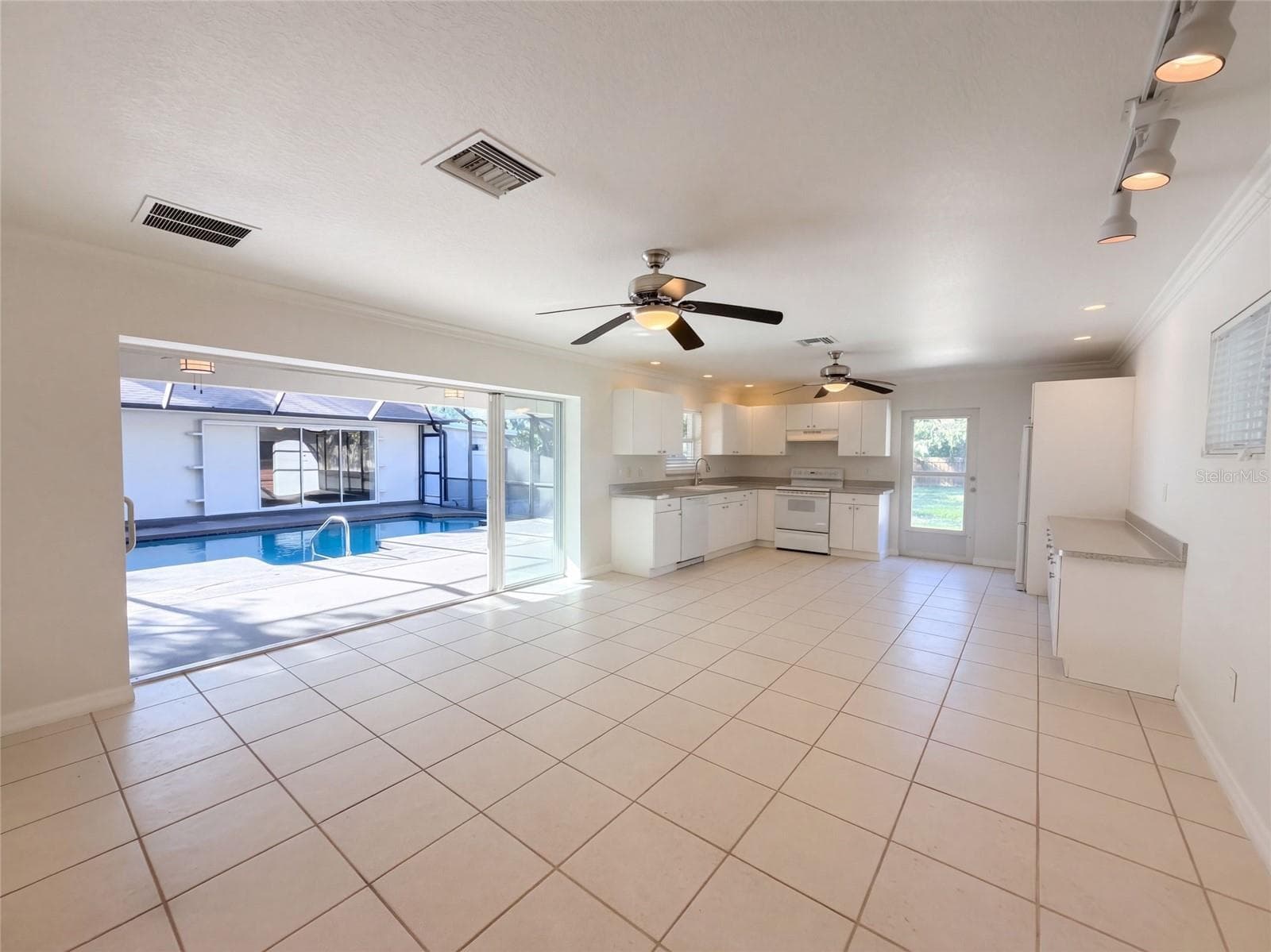 Single Family Residence at 3705 MALEC CIR, SARASOTA, photo 23 of 42