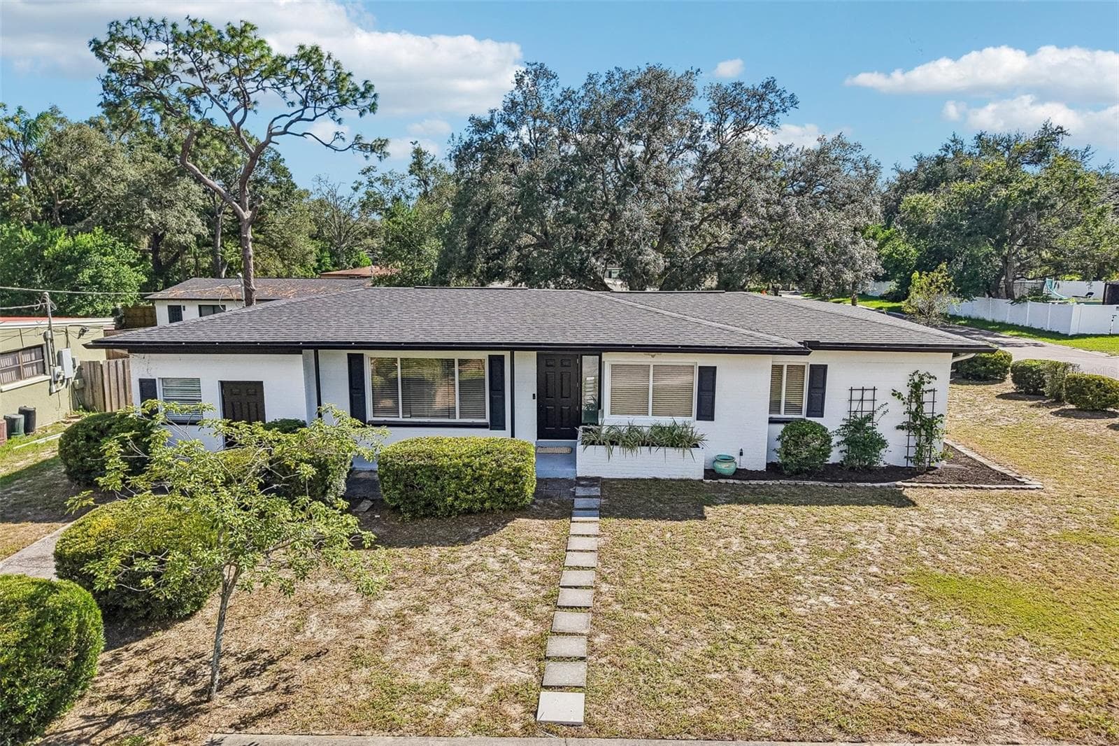 Single Family Residence at 201 REDWOOD AVE, TAMPA, photo 2 of 40