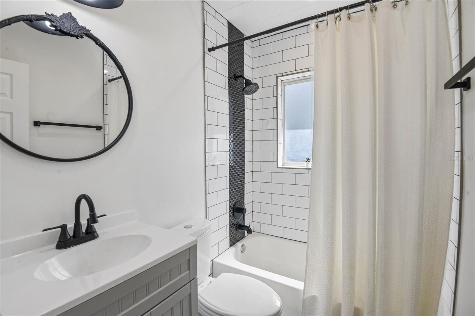 Bathroom 2 - 201 REDWOOD AVE, TAMPA