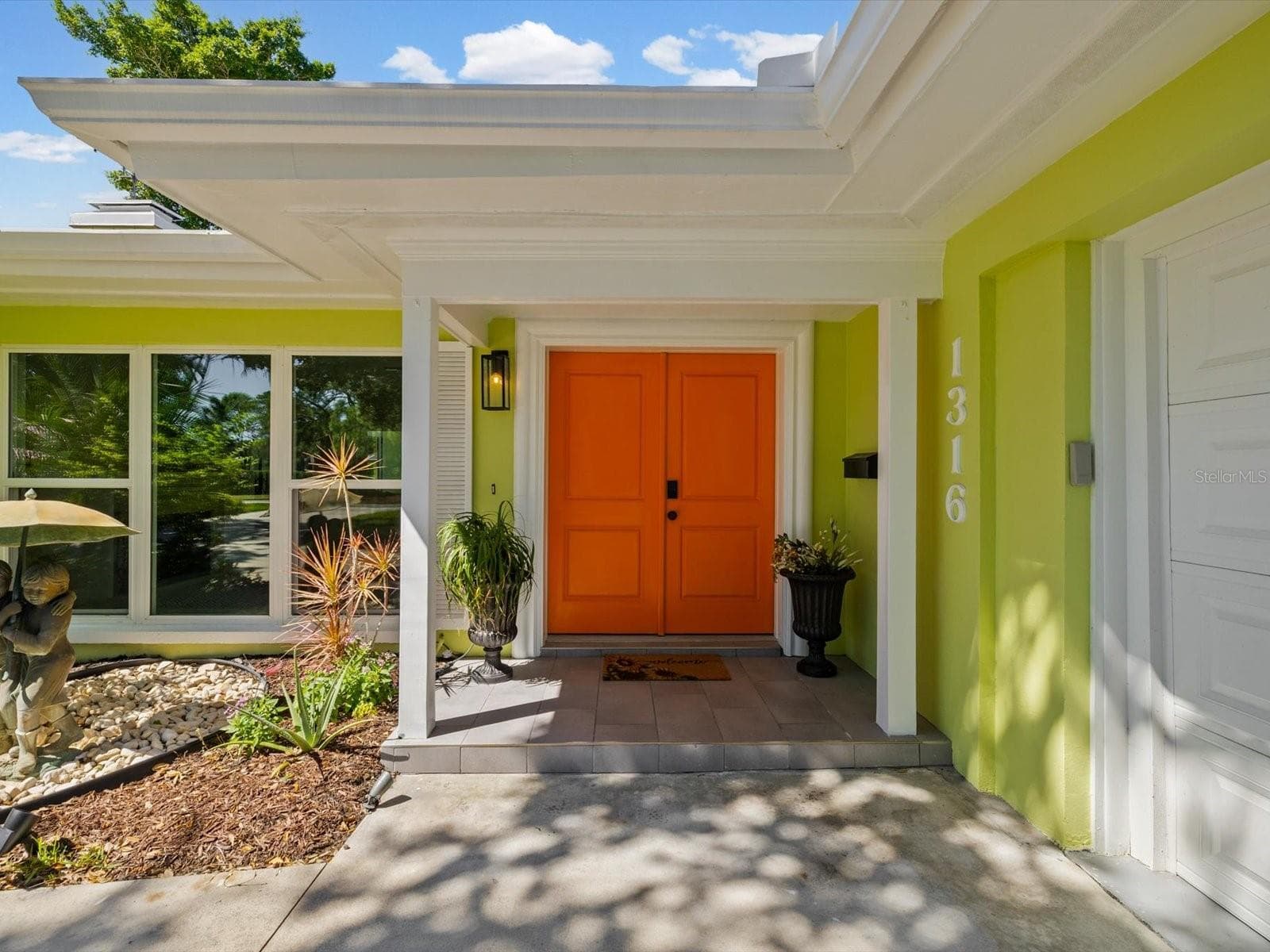 Single Family Residence at 1316 GOLF VIEW DR, BELLEAIR, photo 3 of 44