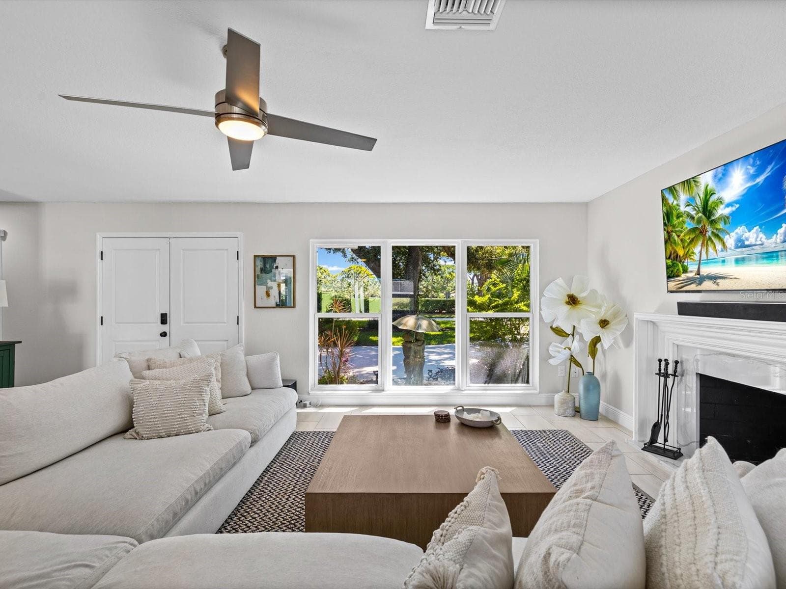 Single Family Residence at 1316 GOLF VIEW DR, BELLEAIR, photo 7 of 44