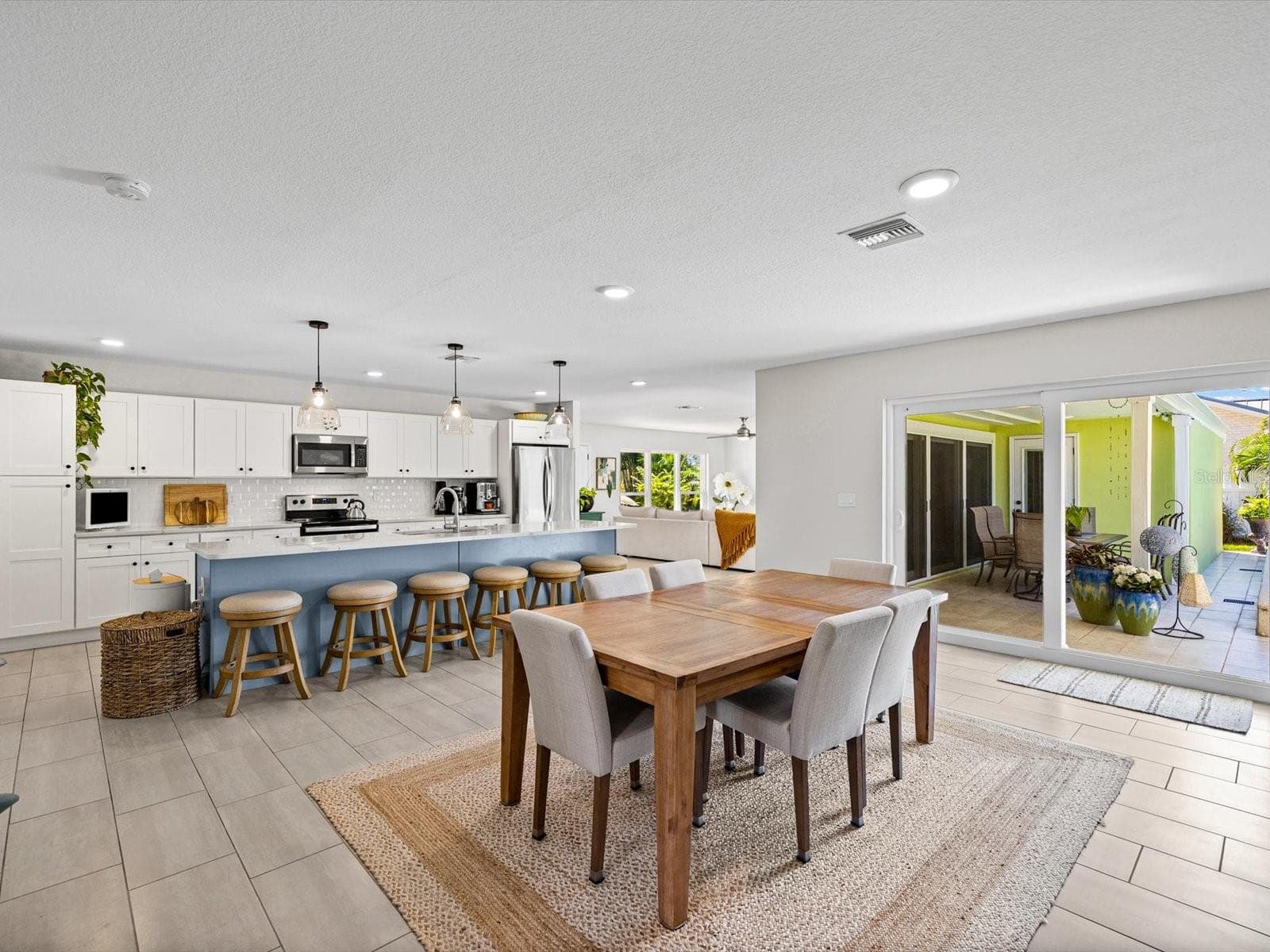 Single Family Residence at 1316 GOLF VIEW DR, BELLEAIR, photo 8 of 44