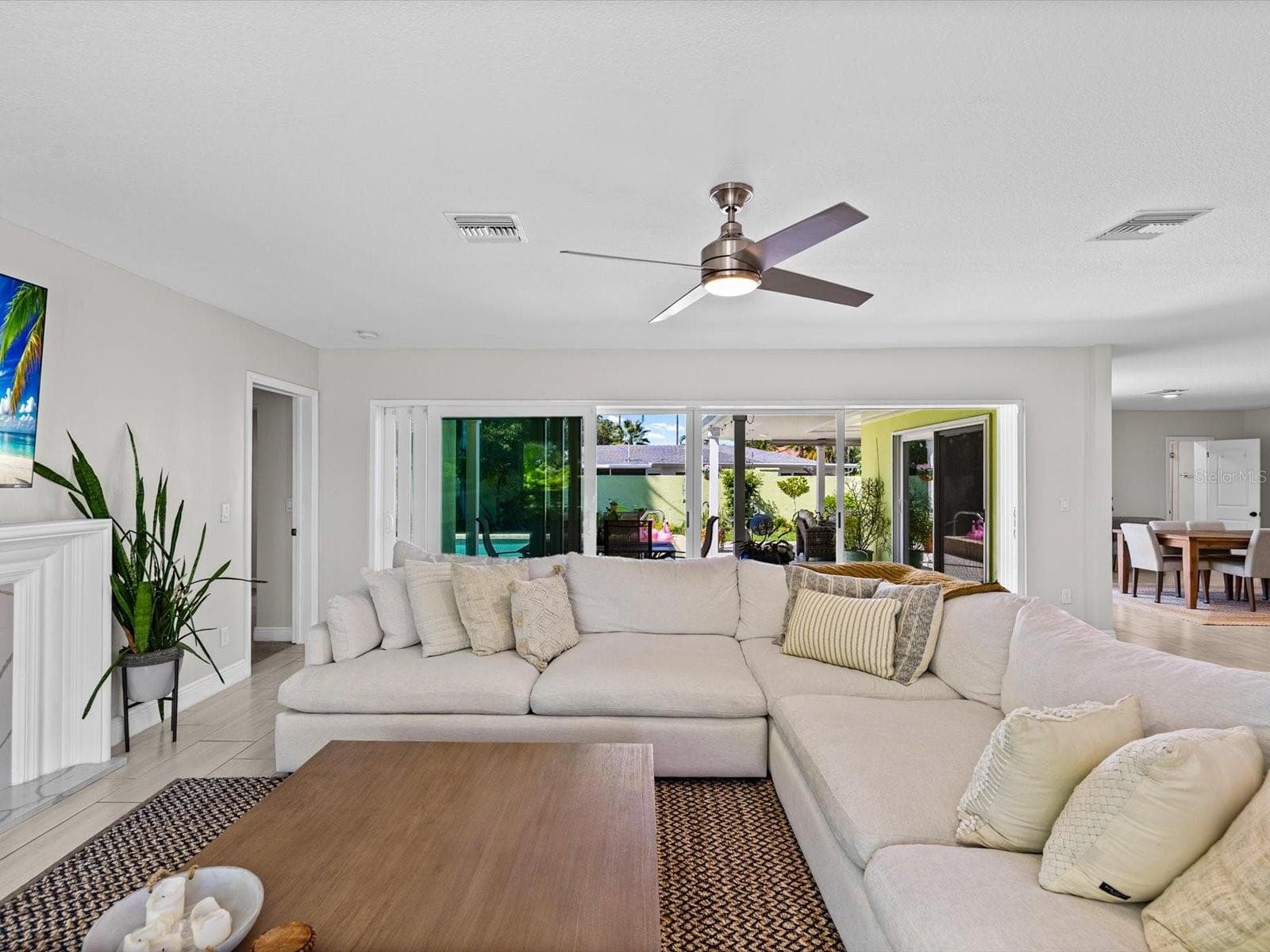 Single Family Residence at 1316 GOLF VIEW DR, BELLEAIR, photo 23 of 44