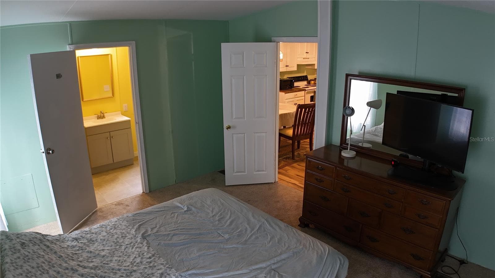Manufactured Home at 10851 NE 110TH LN, ARCHER, photo 9 of 28