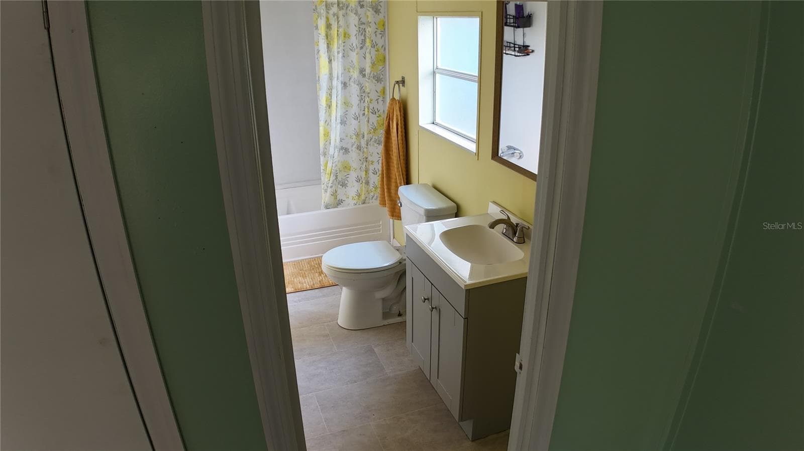 Manufactured Home at 10851 NE 110TH LN, ARCHER, photo 14 of 28