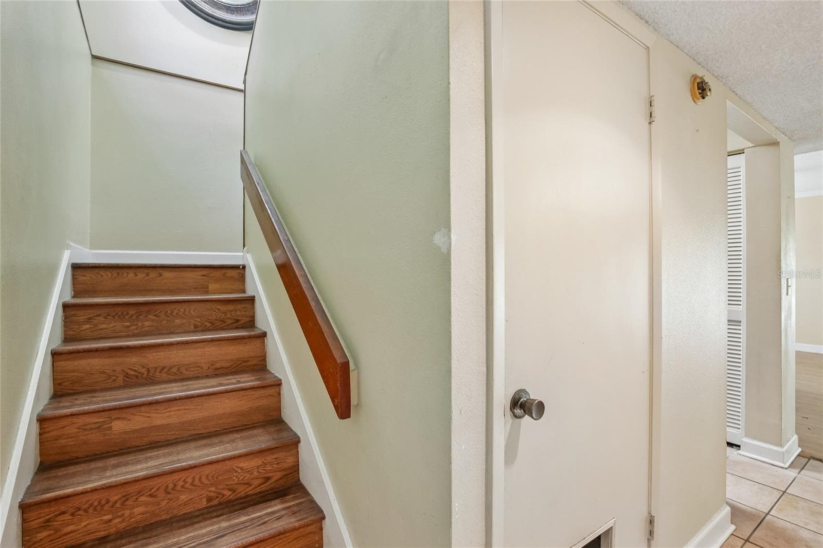 Townhouse at 5214 CORVETTE DR, TAMPA, photo 4 of 34