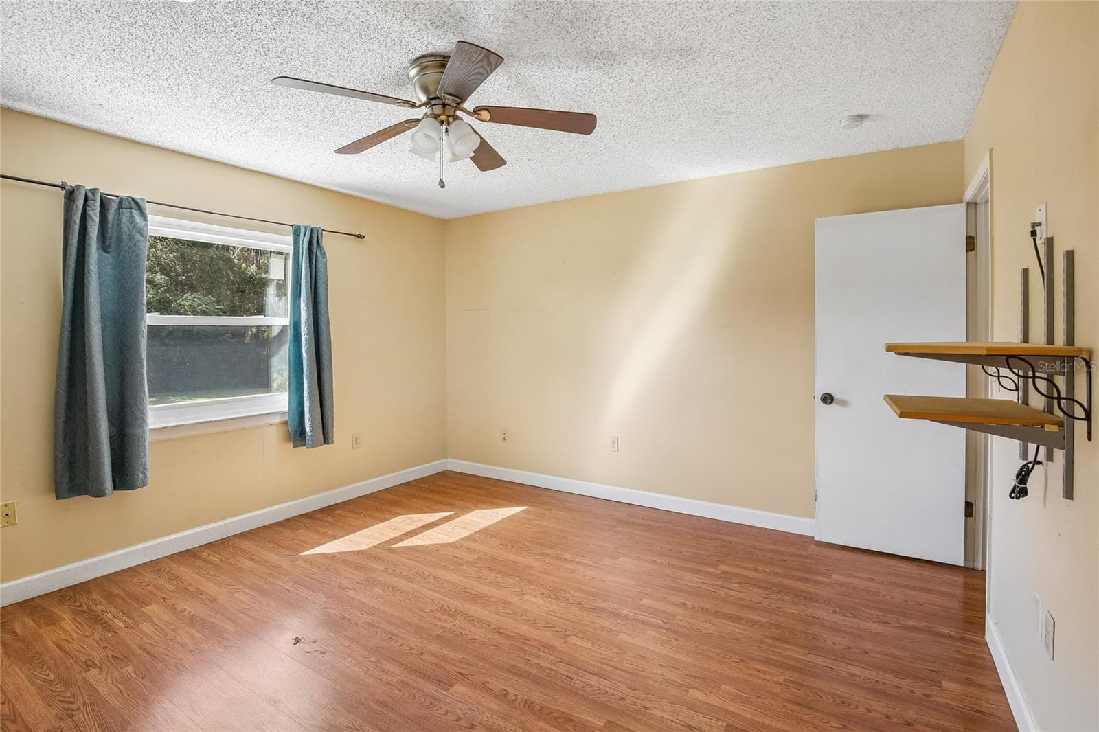 Townhouse at 5214 CORVETTE DR, TAMPA, photo 19 of 34