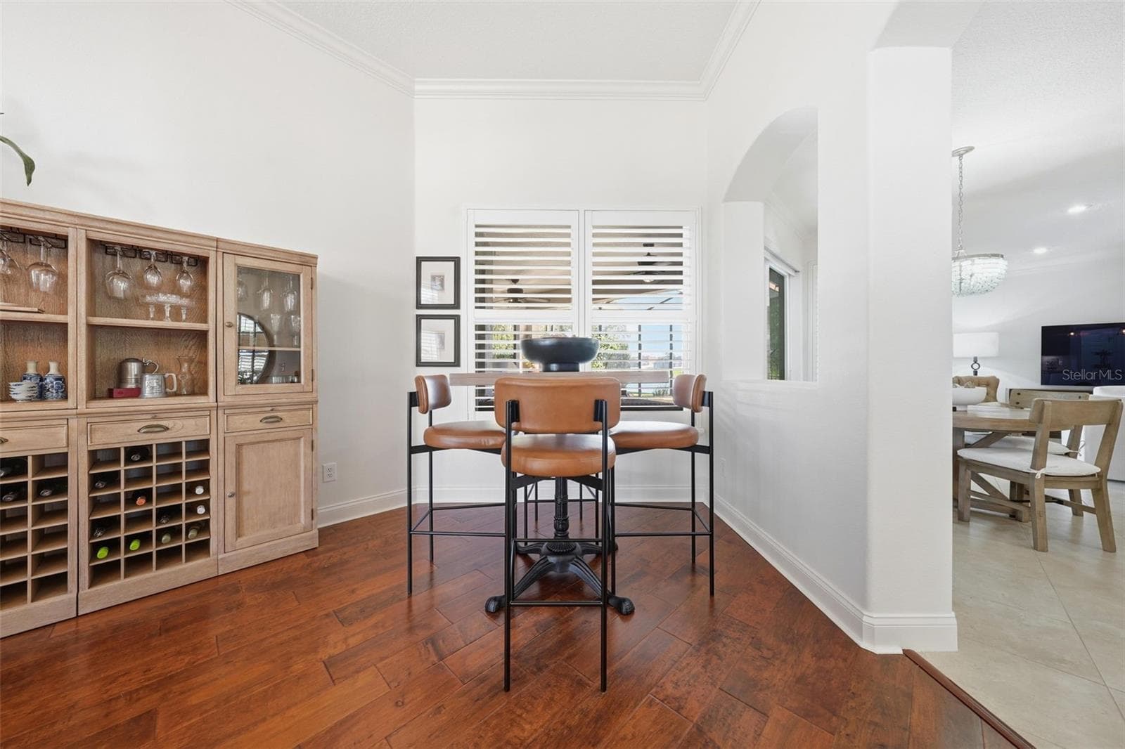LIVING AREA THAT COULD BE USED AS A SITTING AREA OR PLAY AREA - 13850 BLUEWATER CIR, ORLANDO