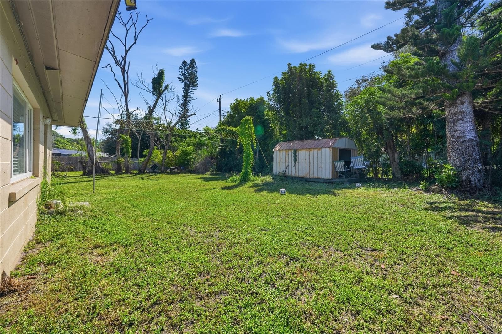 Duplex at 2418 51ST AVENUE DR W, BRADENTON, photo 8 of 52