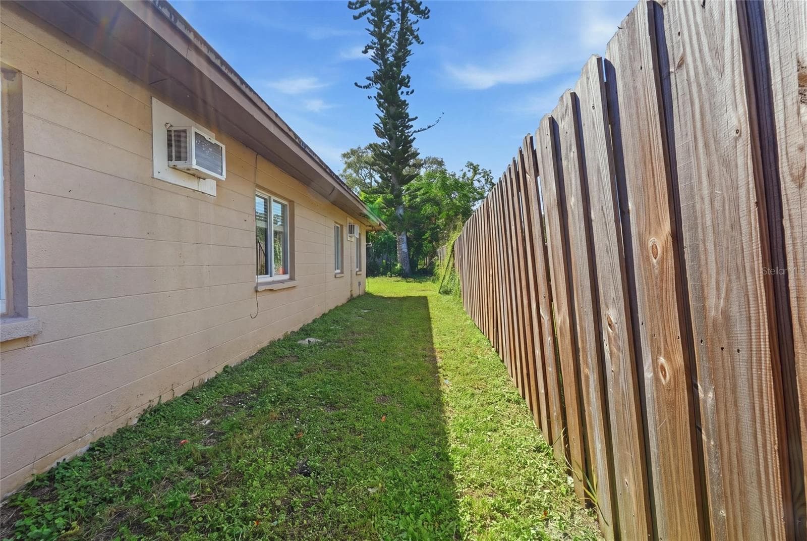 Duplex at 2418 51ST AVENUE DR W, BRADENTON, photo 9 of 52