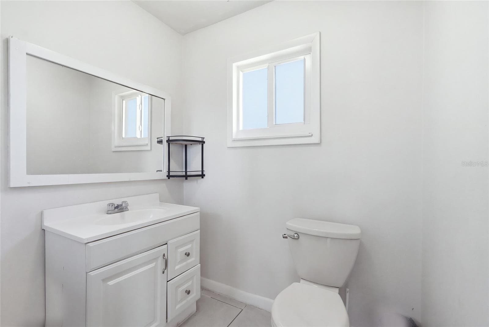 1/2 Bath in Primary Bedroom - 2418 51ST AVENUE DR W, BRADENTON