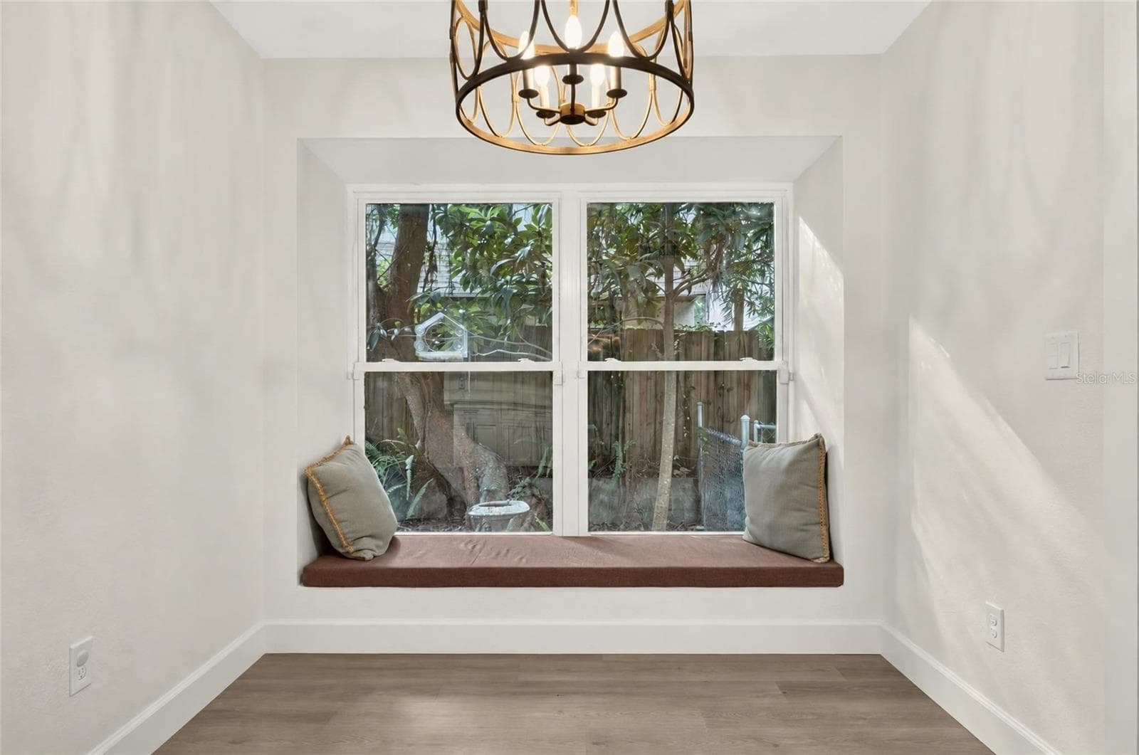 Breakfast Nook - 1333 SE 3RD ST, OCALA