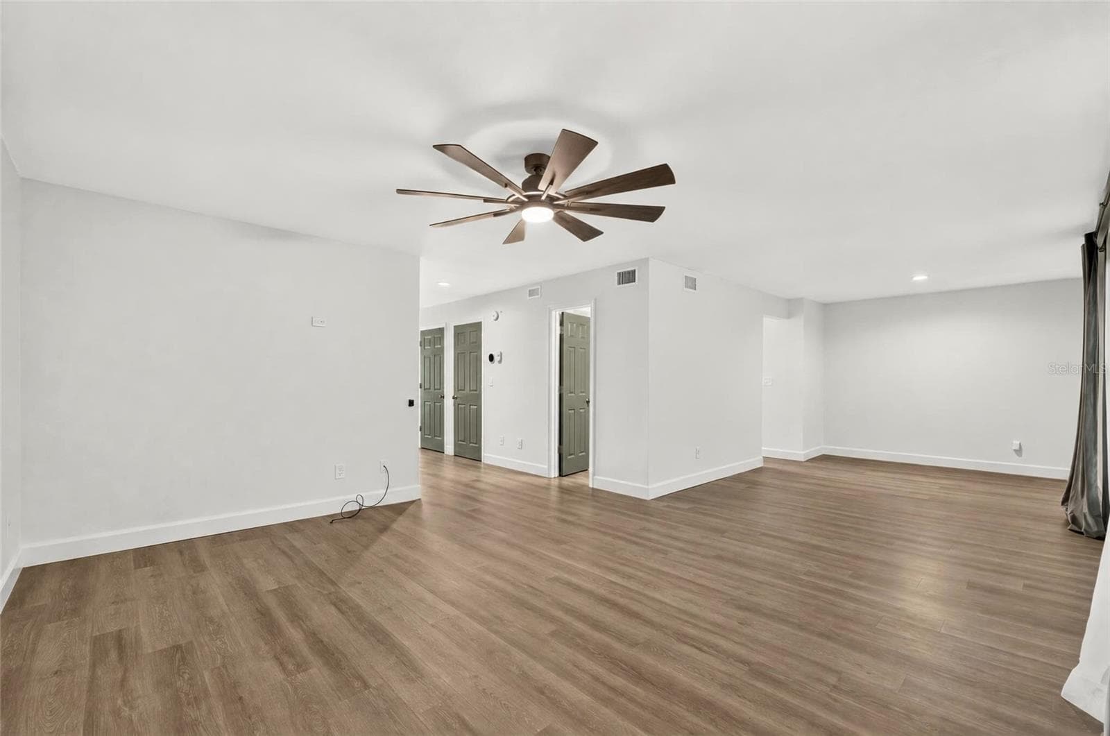 Living Room - 1333 SE 3RD ST, OCALA