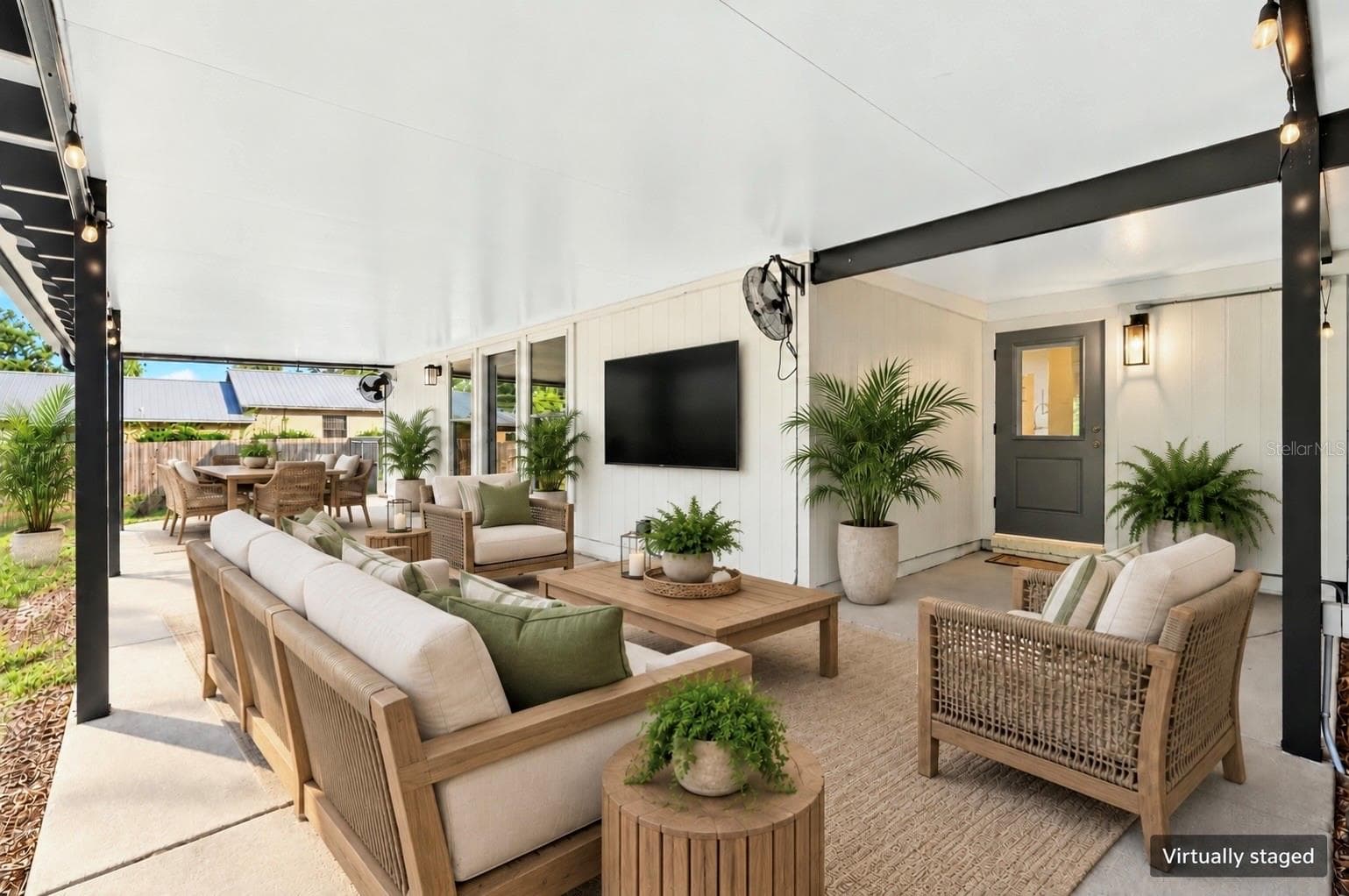 Digitally Staged Patio - 1333 SE 3RD ST, OCALA