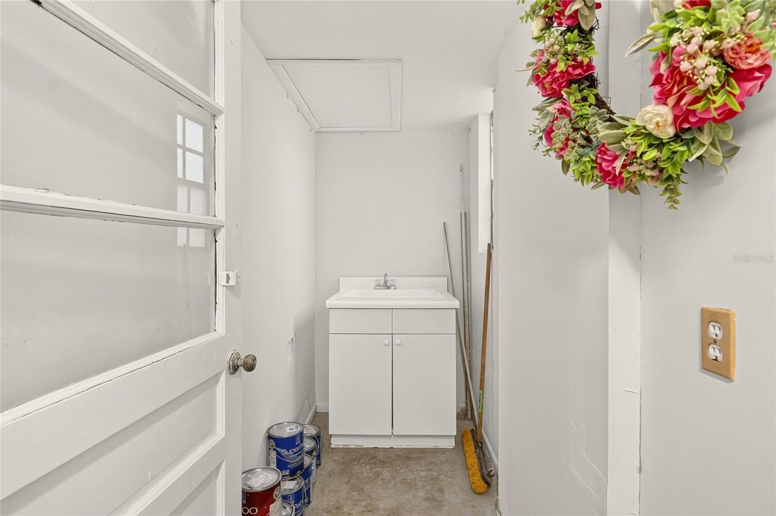 Utility Sink - 1333 SE 3RD ST, OCALA