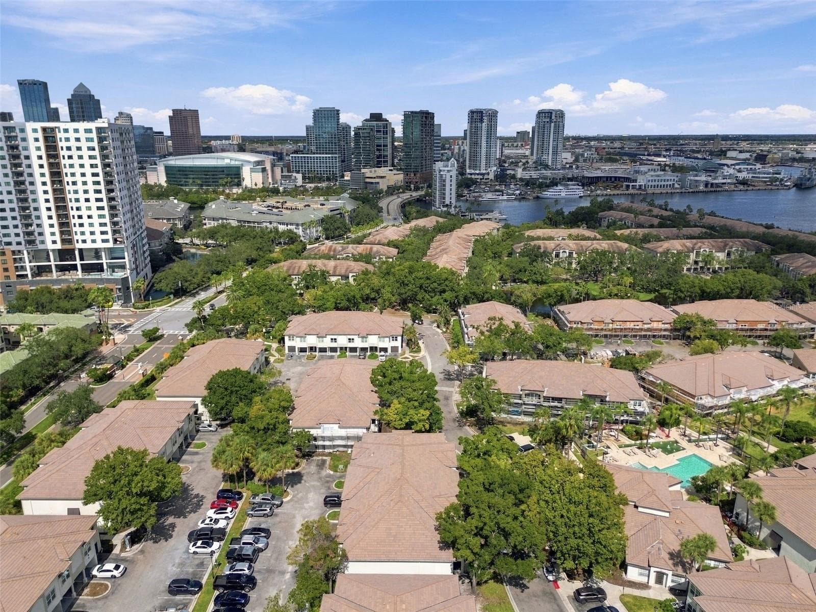 Condominium at 816 NORMANDY TRACE RD, TAMPA, photo 39 of 58