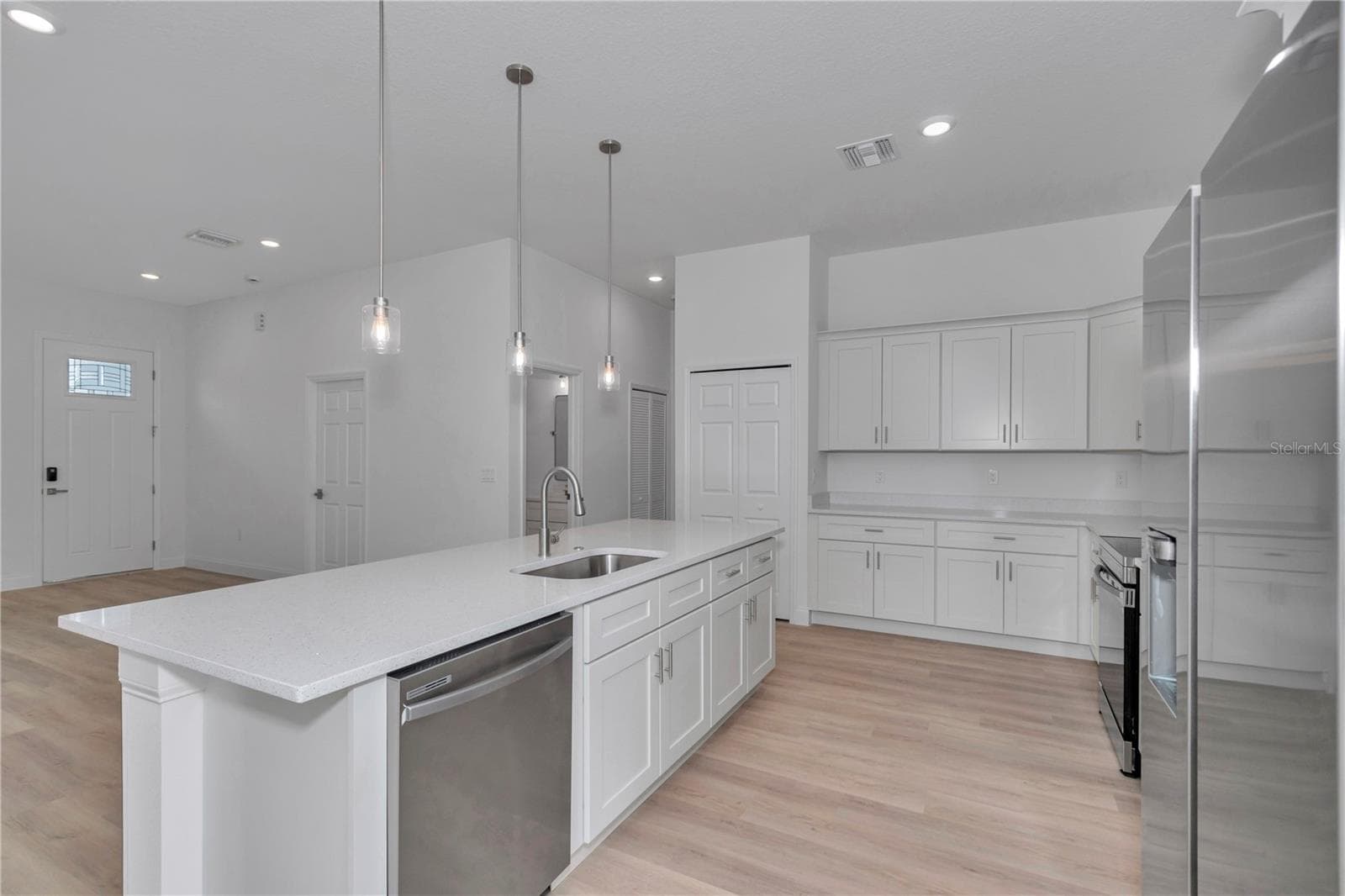 Single Family Residence at 14605 SW 61ST CT, OCALA, photo 10 of 32