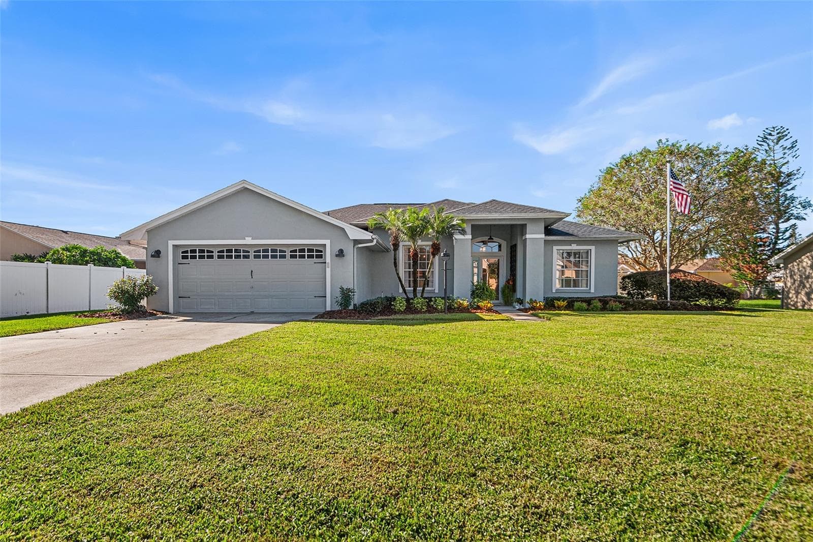 435 LAKE HARRIS DR