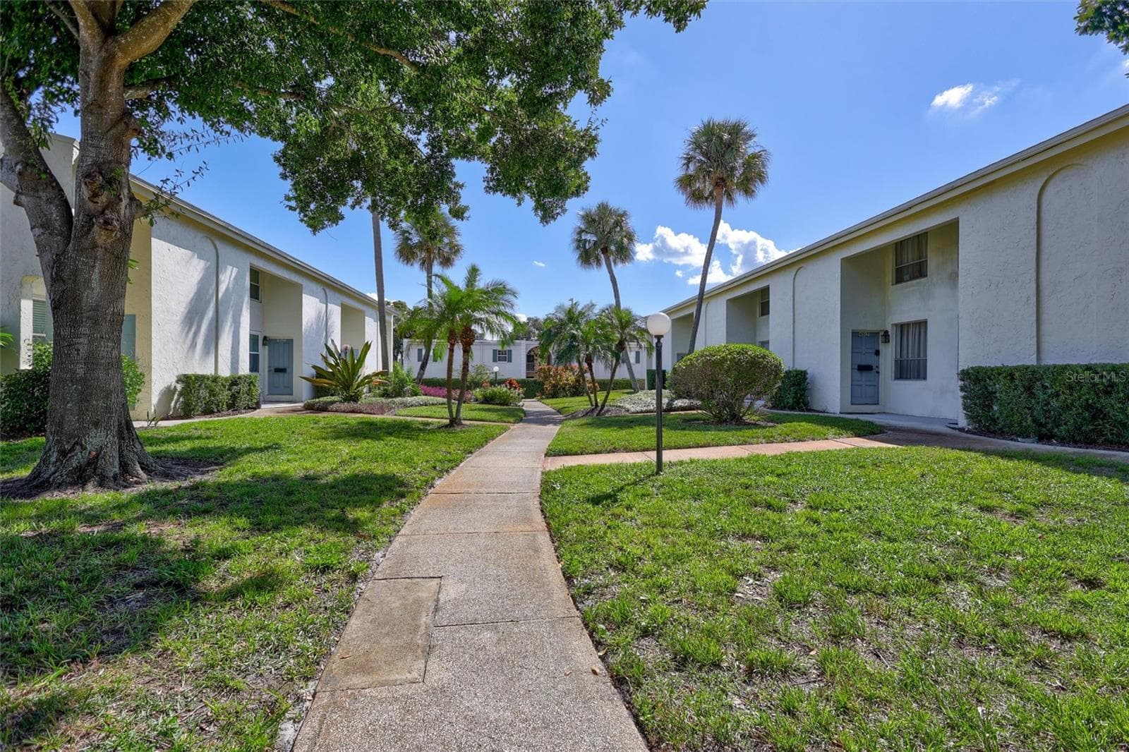 Townhouse at 4515 LA CAPRI CT, TAMPA, photo 2 of 36