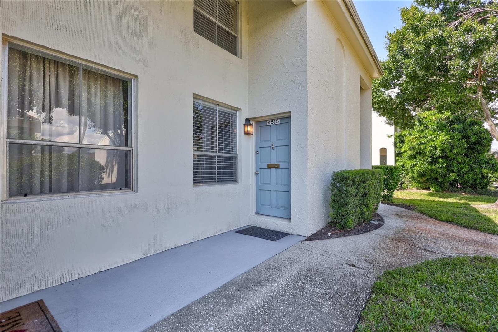 Townhouse at 4515 LA CAPRI CT, TAMPA, photo 3 of 36