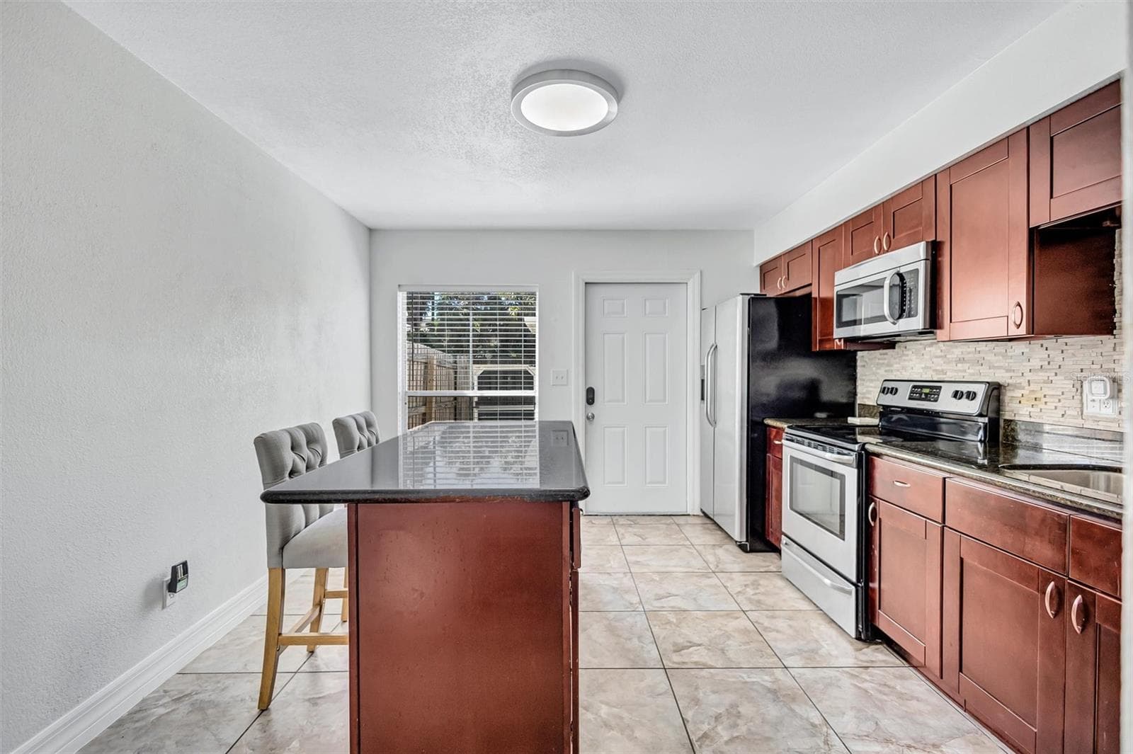 Townhouse at 4515 LA CAPRI CT, TAMPA, photo 6 of 36