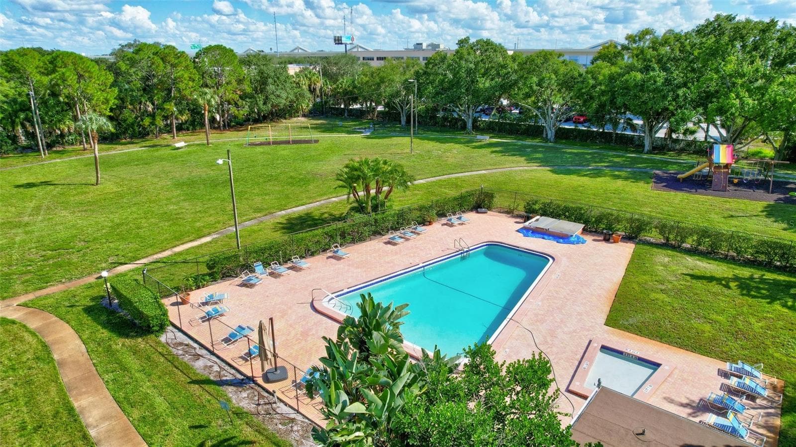 Townhouse at 4515 LA CAPRI CT, TAMPA, photo 24 of 36