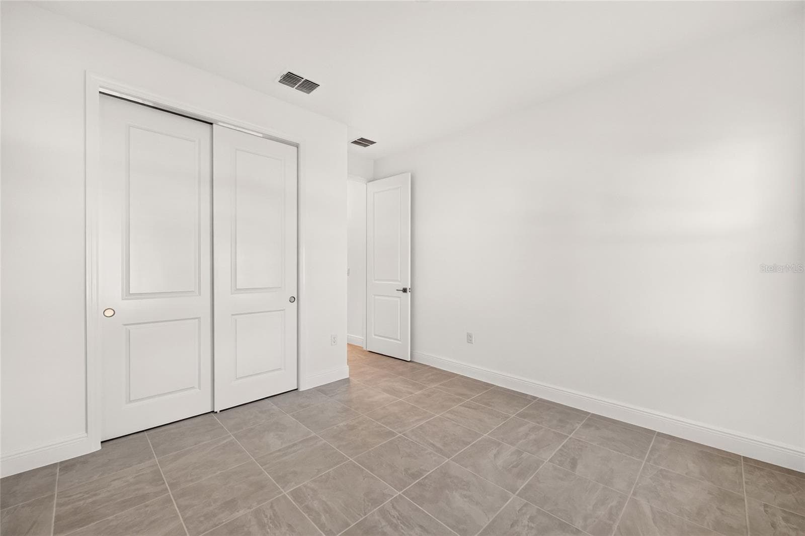 Single Family Residence at 8632 SW 99TH CIR, OCALA, photo 16 of 45