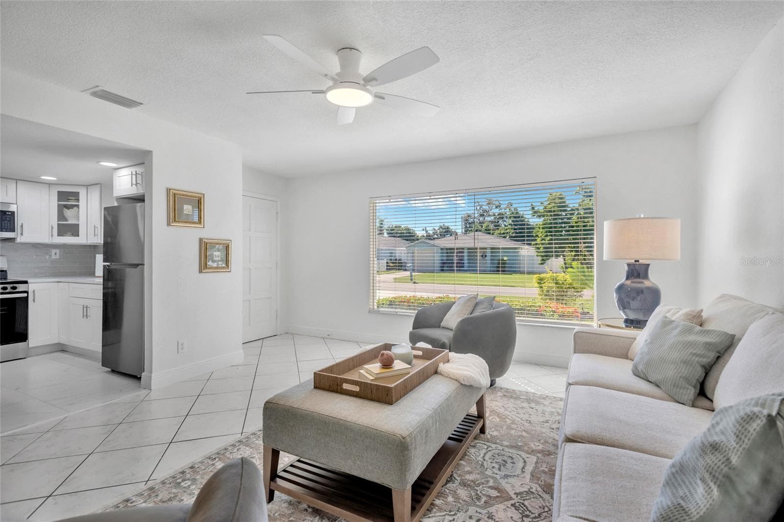 Single Family Residence at 3017 W HEITER ST, TAMPA, photo 4 of 20