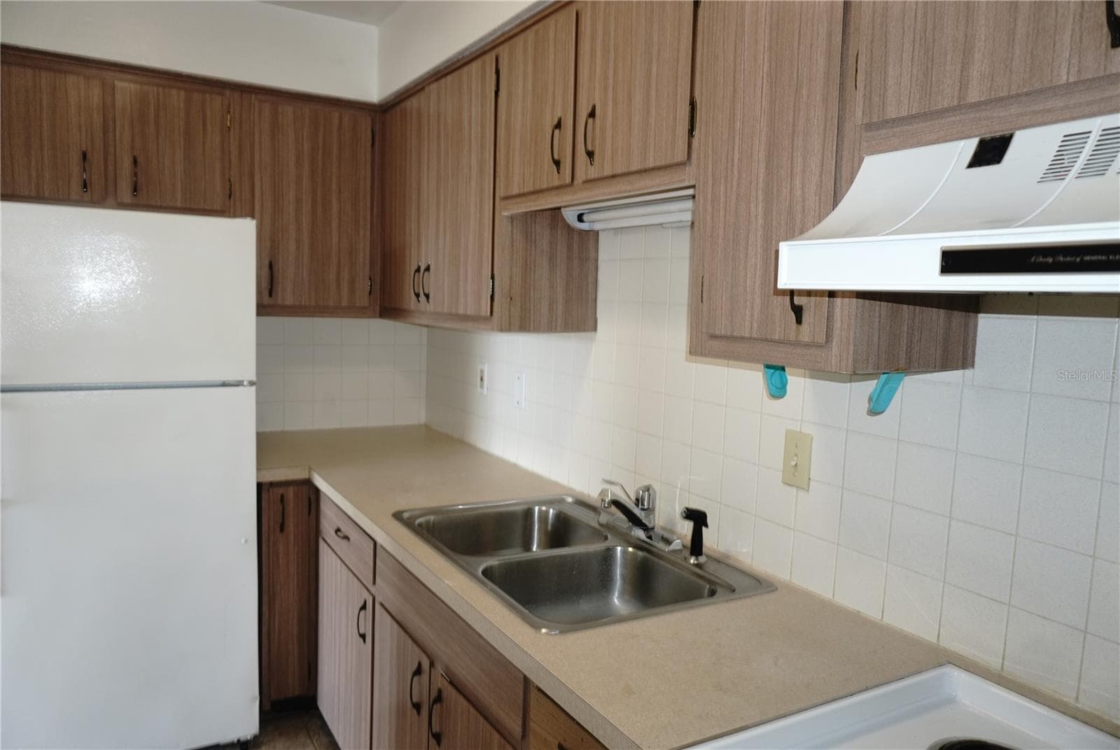 Kitchen - 4365 TAHITIAN GARDENS CIR #E, HOLIDAY