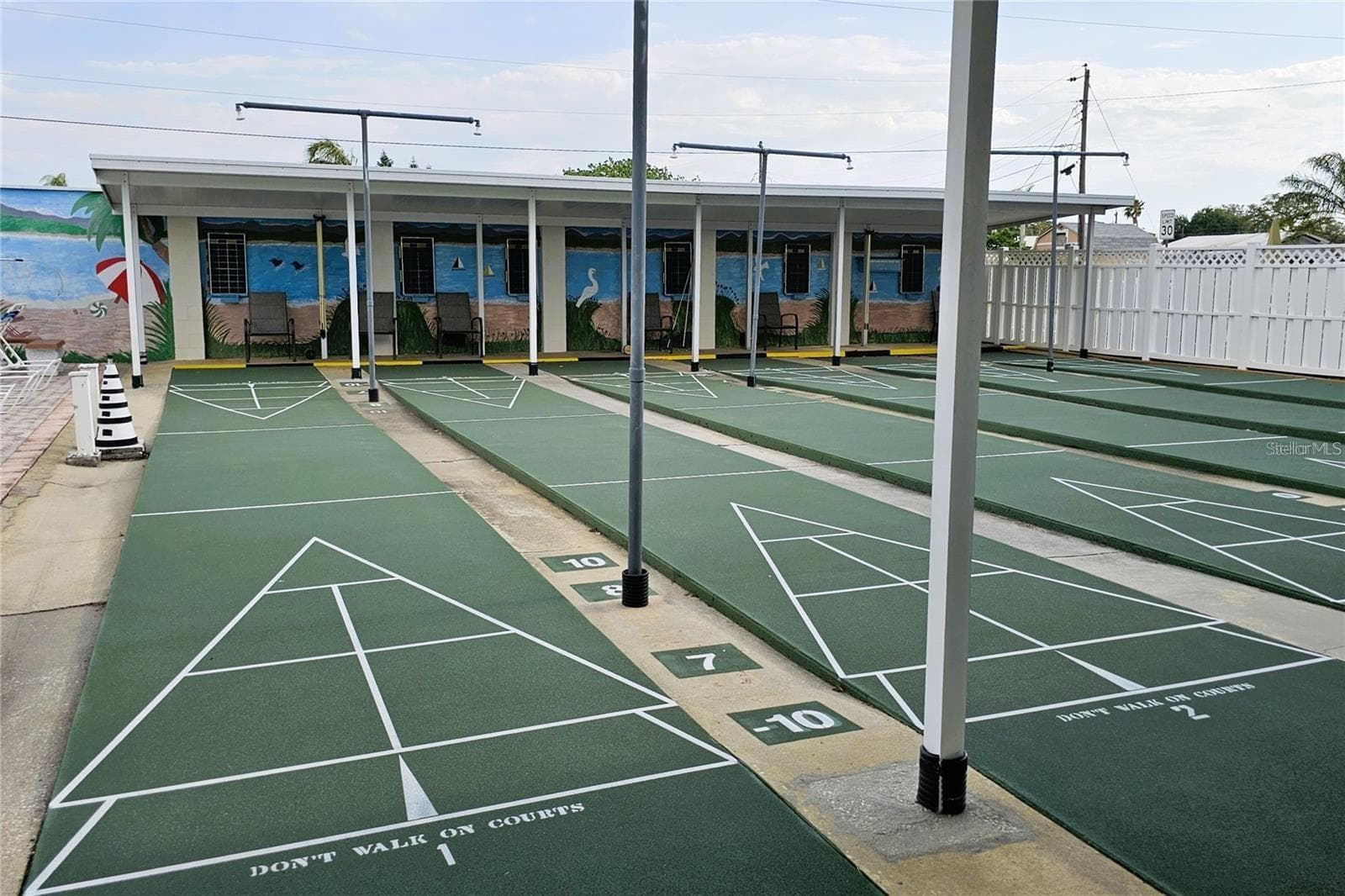 Shuffleboard - 4365 TAHITIAN GARDENS CIR #E, HOLIDAY