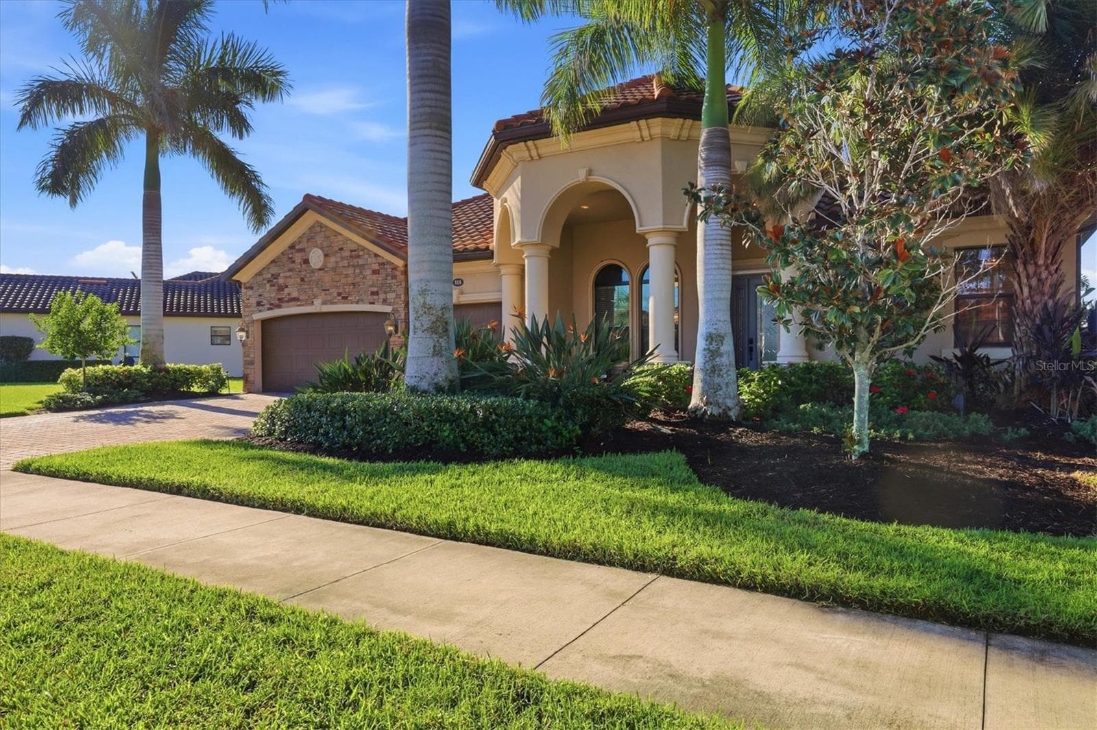 Single Family Residence at 8816 RUM RUNNER PL, BRADENTON, photo 3 of 87