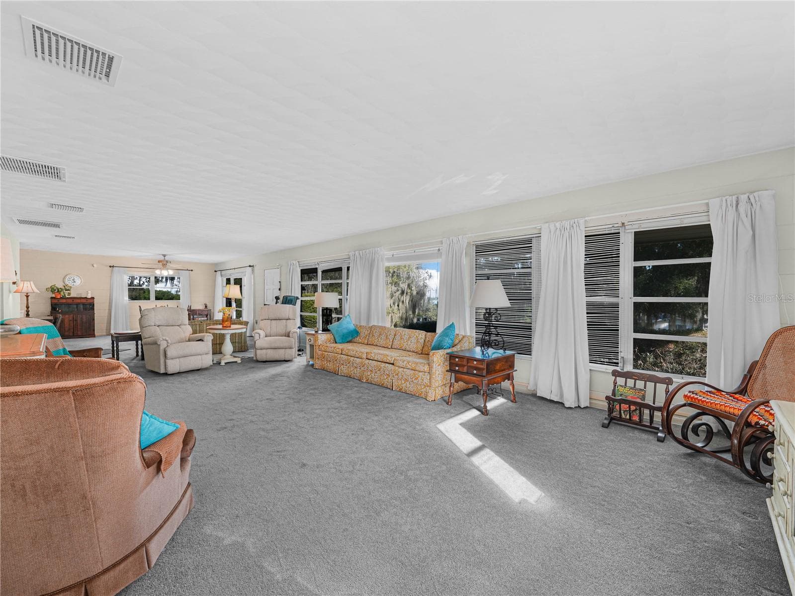Living Room - 20 PINE ST, BABSON PARK