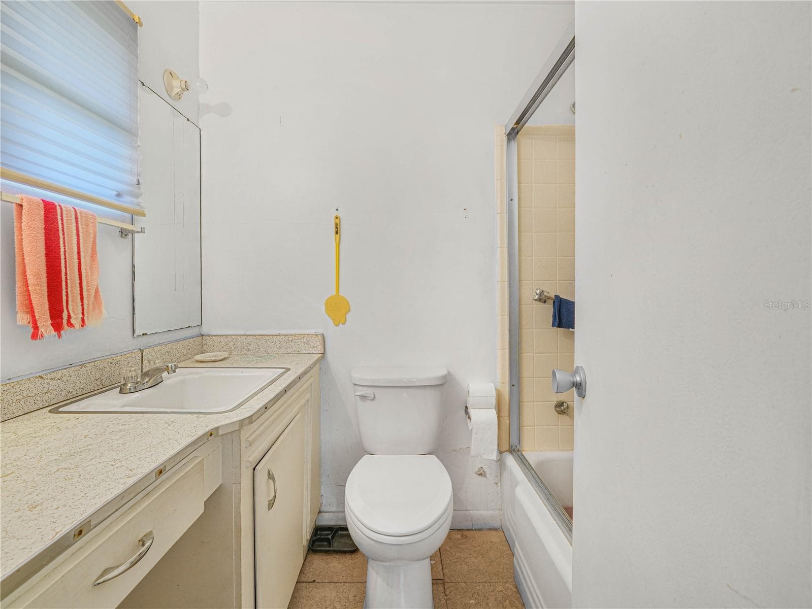 Bathroom in Corner Bedroom, tub with shower - 20 PINE ST, BABSON PARK